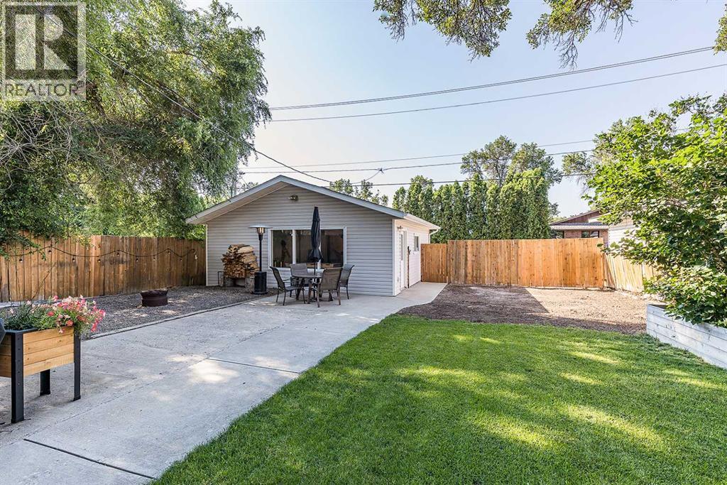 259 3 Street NW - Image 39