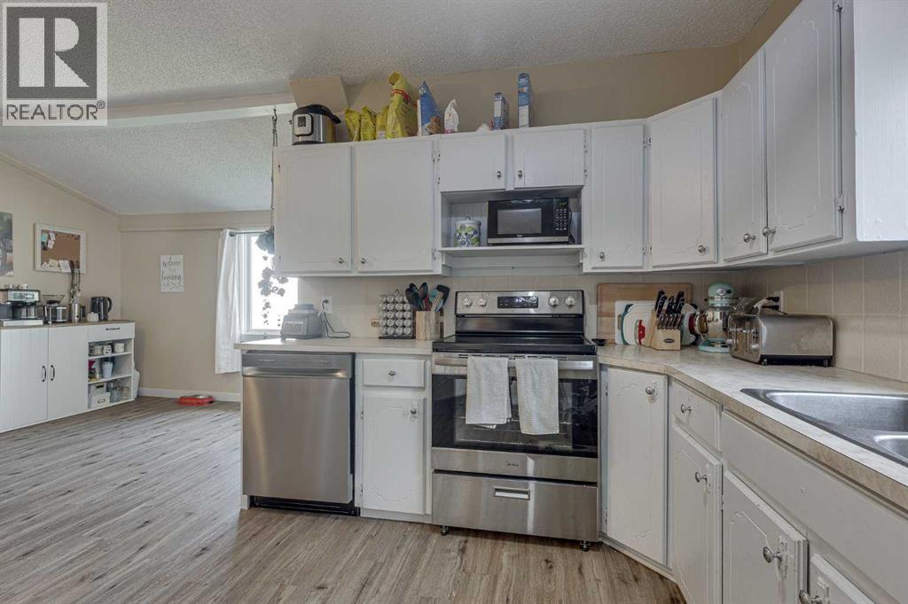4903 48 Street - 8