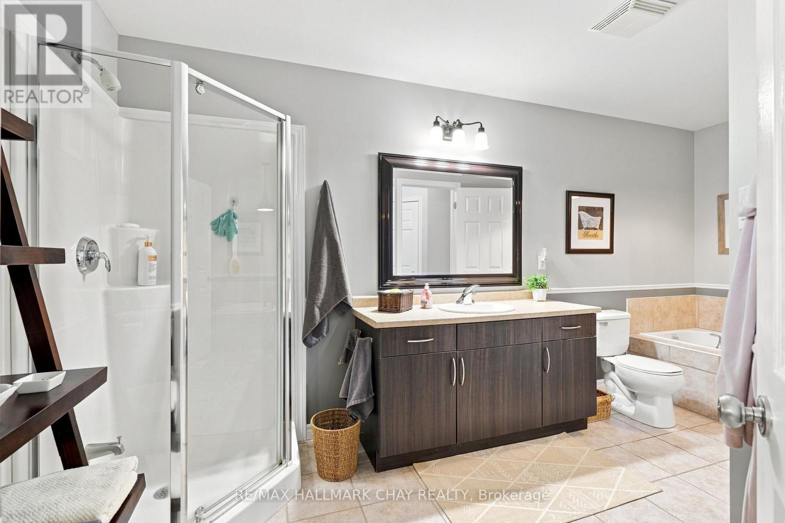 23 BANTING CRESCENT - 27