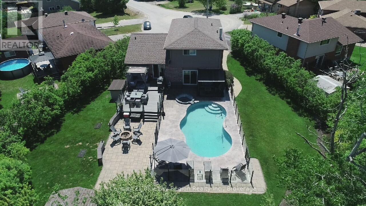 790 LAURENTIAN AVENUE - 1