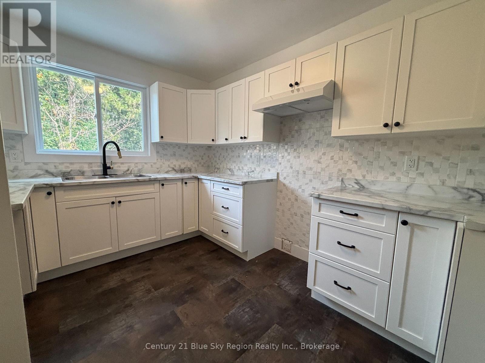 28 LOVELL AVENUE - Image 12