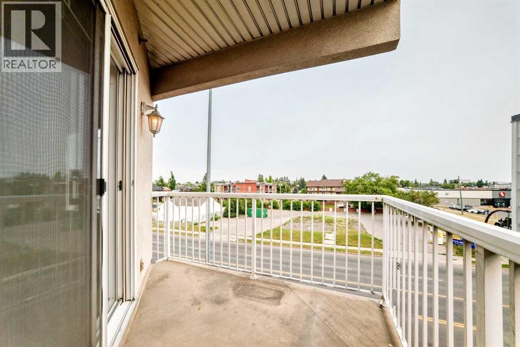 #301 1905 Centre Street NW - 22