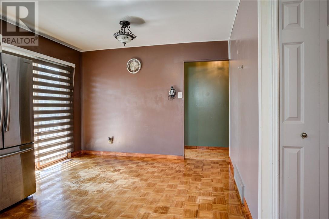 222 Riverside Drive - Image 12