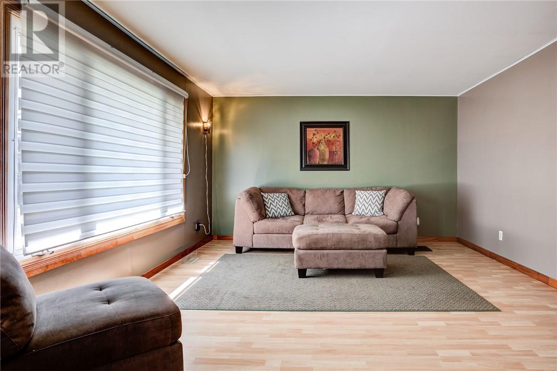 222 Riverside Drive - Image 19