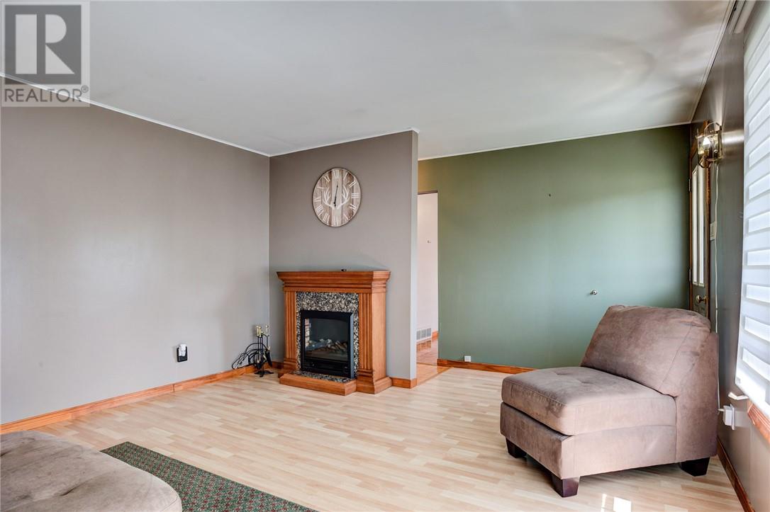 222 Riverside Drive - Image 20