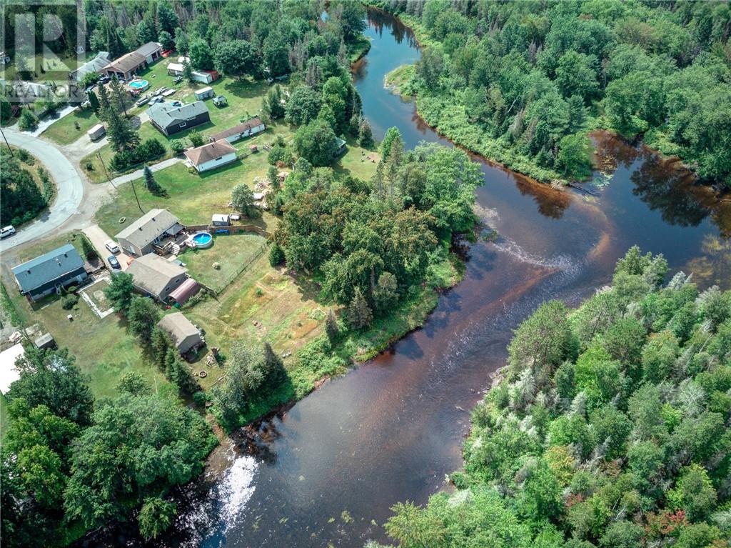 222 Riverside Drive - Image 31