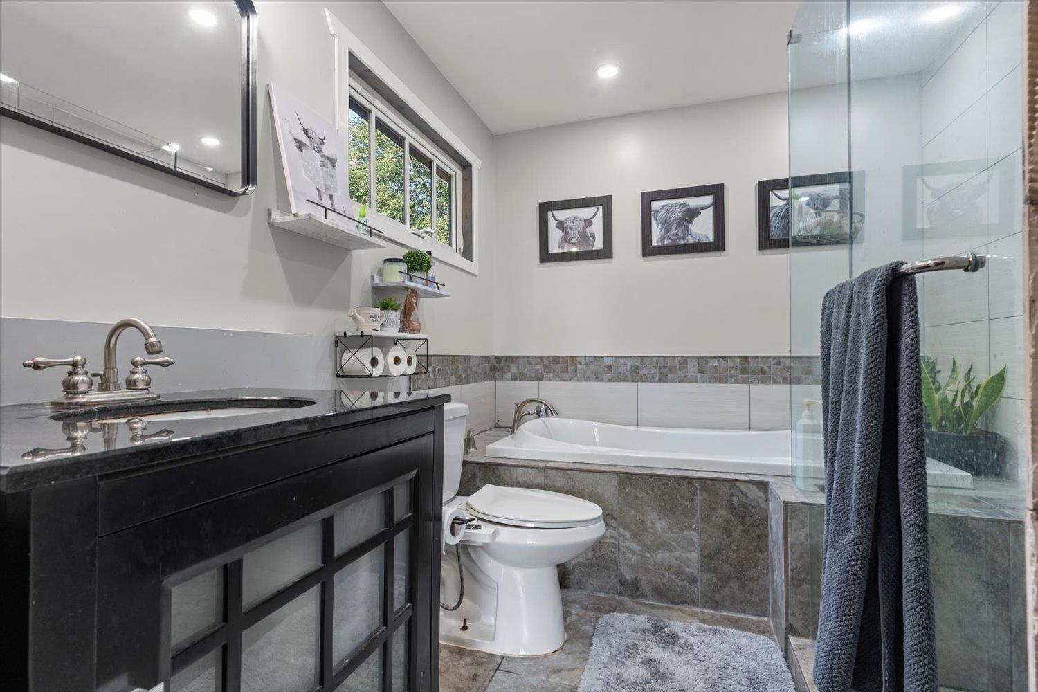 6 Bed, 4 Bath House for Sale in Chilliwack – 4820 SOUTHSIDE ROAD, Ryder Lake, Chilliwack – MLS# R3154632 - Image 20