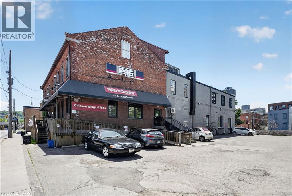 15 WELLINGTON Street N Unit# 201