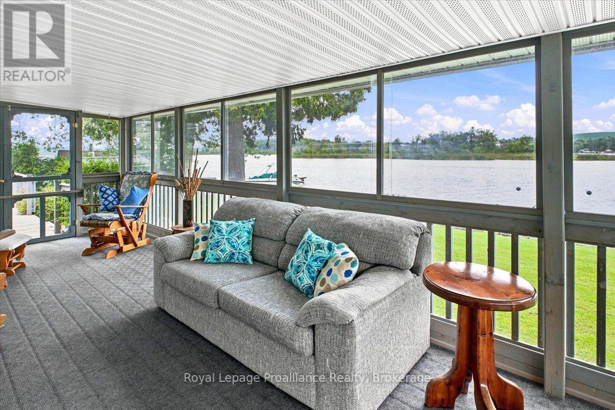 40 RIVERVIEW DRIVE - 33