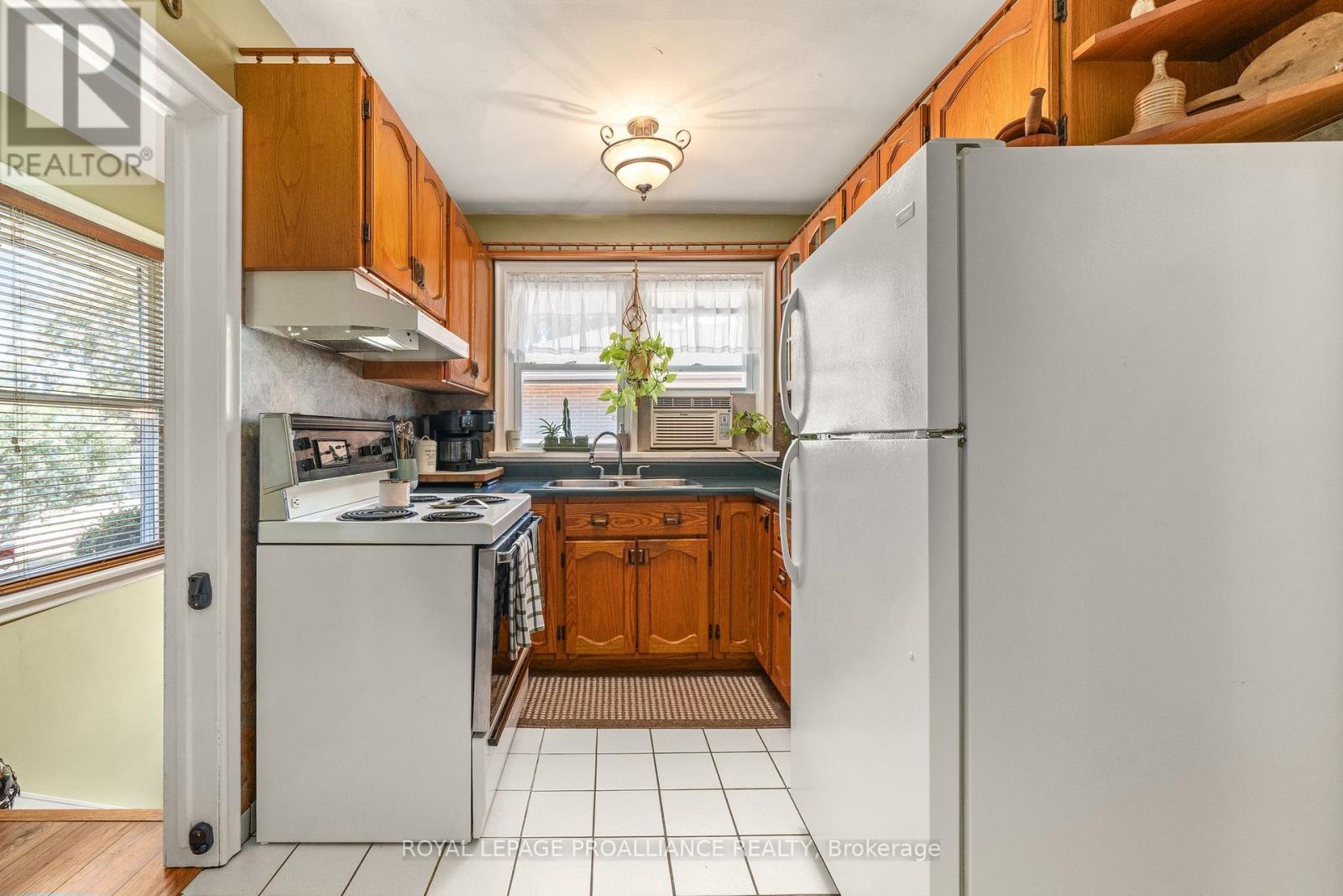 235 FARLEY AVENUE - 16
