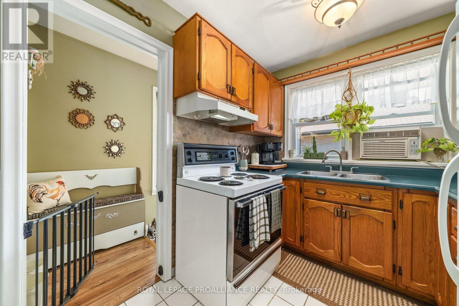 235 FARLEY AVENUE - Image 17
