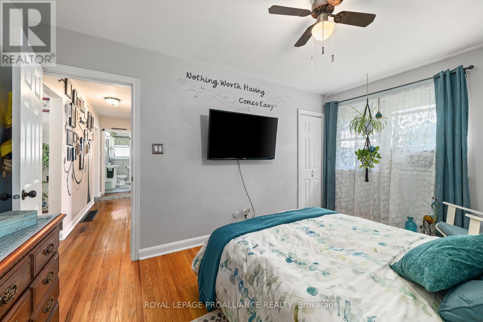 235 FARLEY AVENUE - Image 21