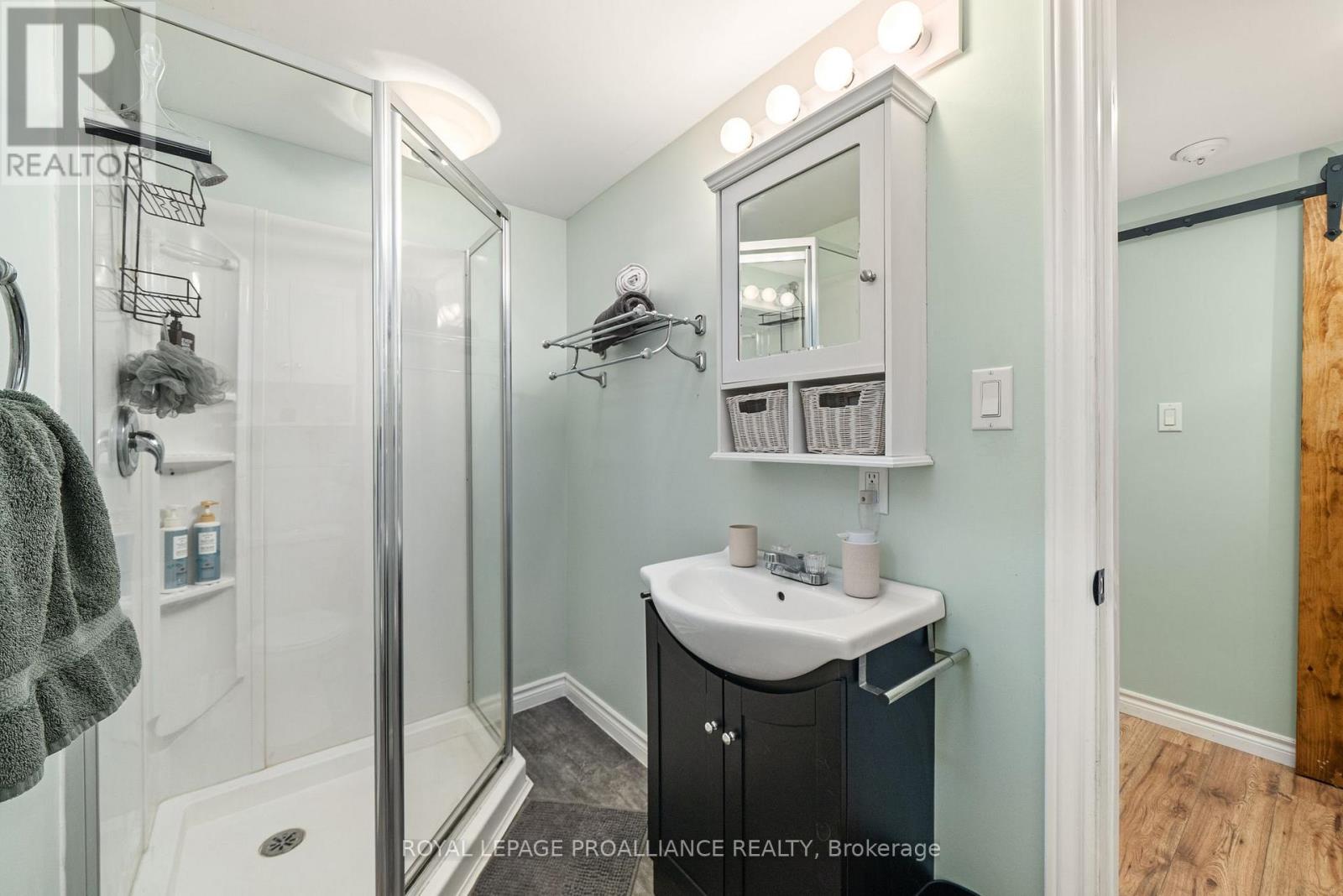235 FARLEY AVENUE - 31