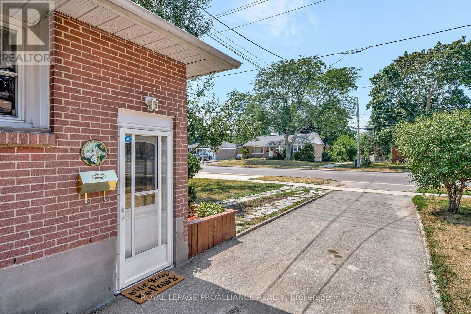 235 FARLEY AVENUE - 6