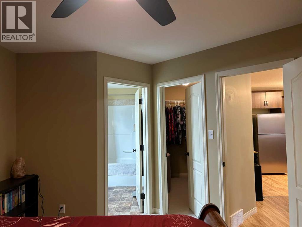 5026 41 Street - Photo 11