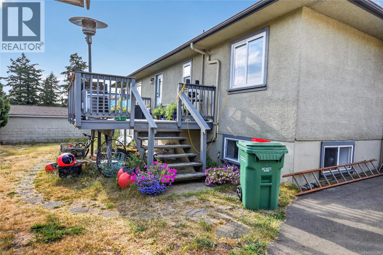 650 Hawkins St - 24