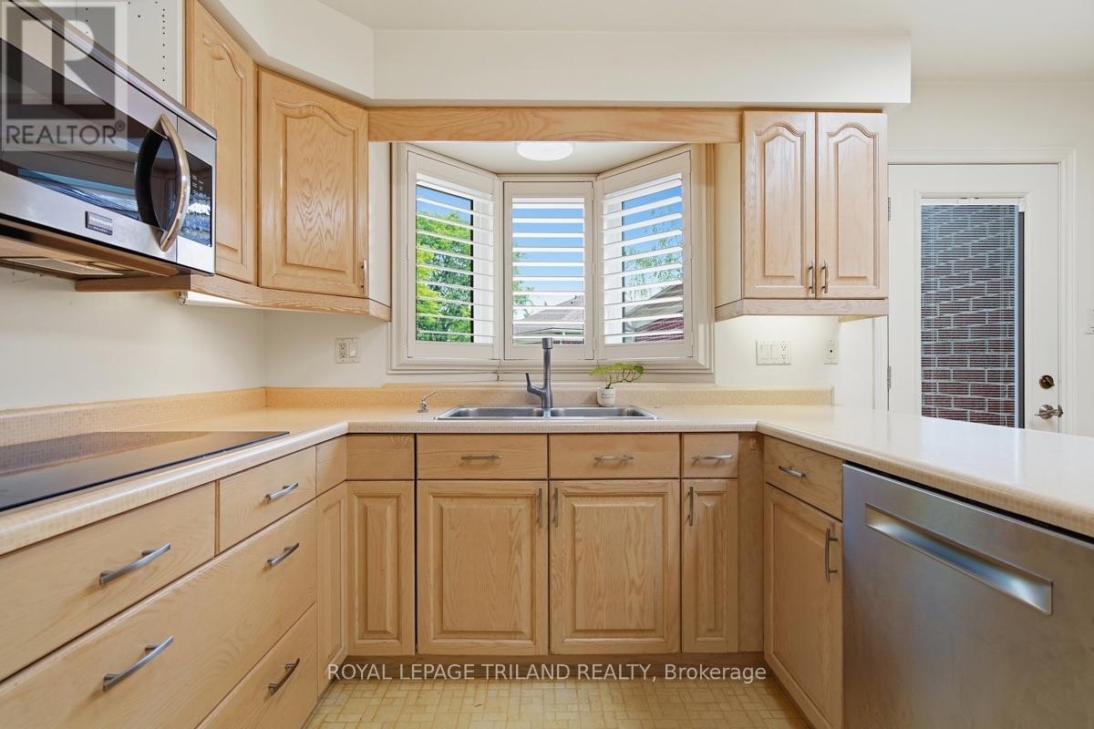 #8 60 ROSECLIFFE CRESCENT - Image 13