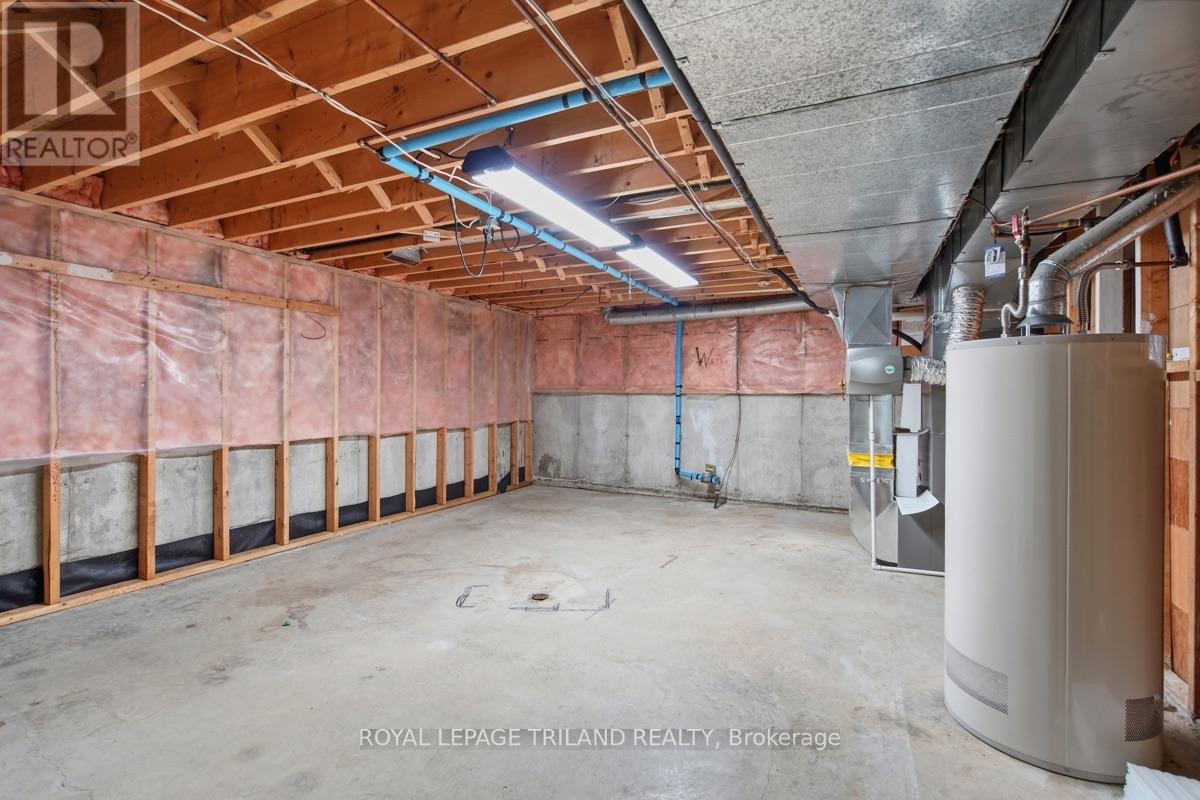 #8 60 ROSECLIFFE CRESCENT - Image 31