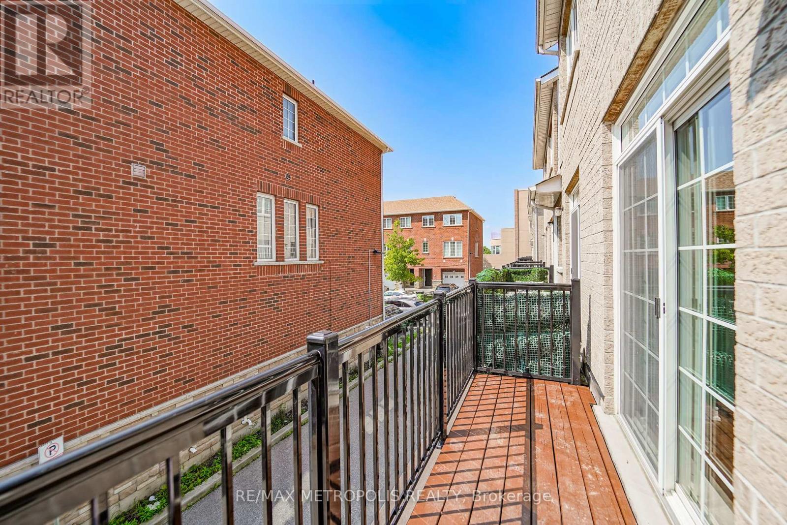 3767B ST CLAIRE AVENUE E - 15