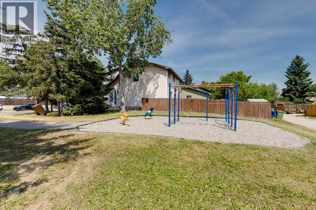 264 Templeview Way NE - 32