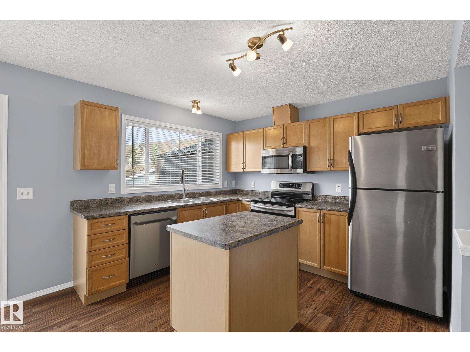 7118 19A AV SW - 9