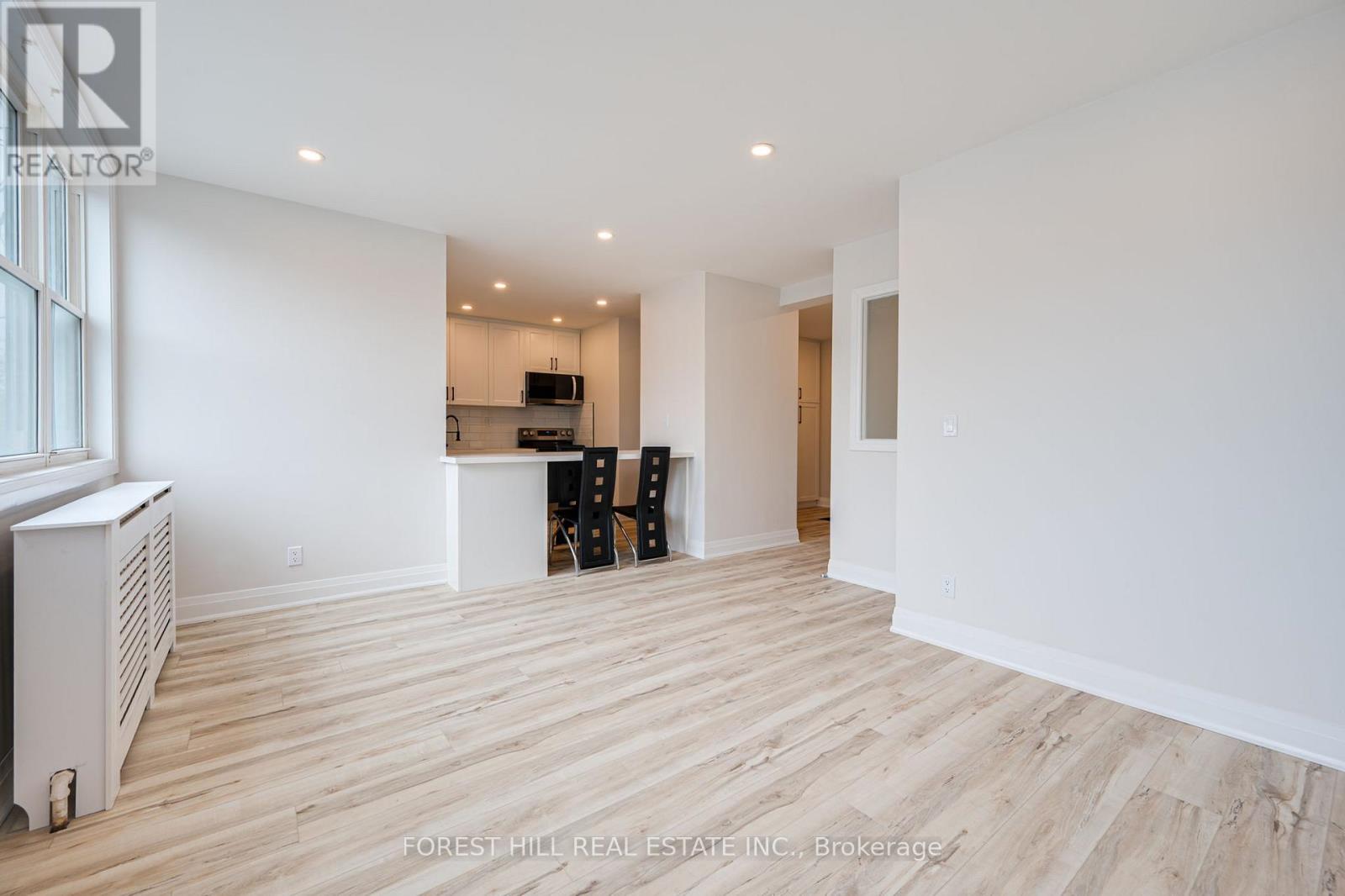 2 - 7725 YONGE STREET
