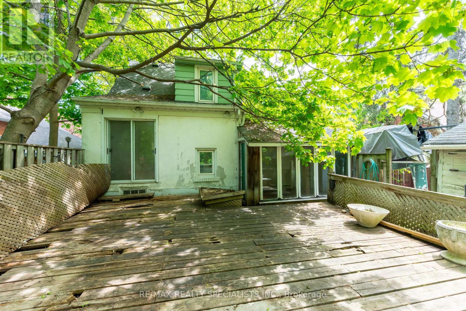 4 ELTON CRESCENT - 10