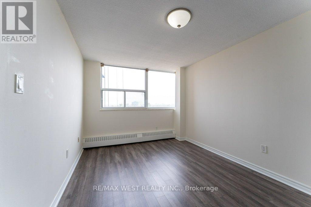 #1001 3501 GLEN ERIN DRIVE - 25