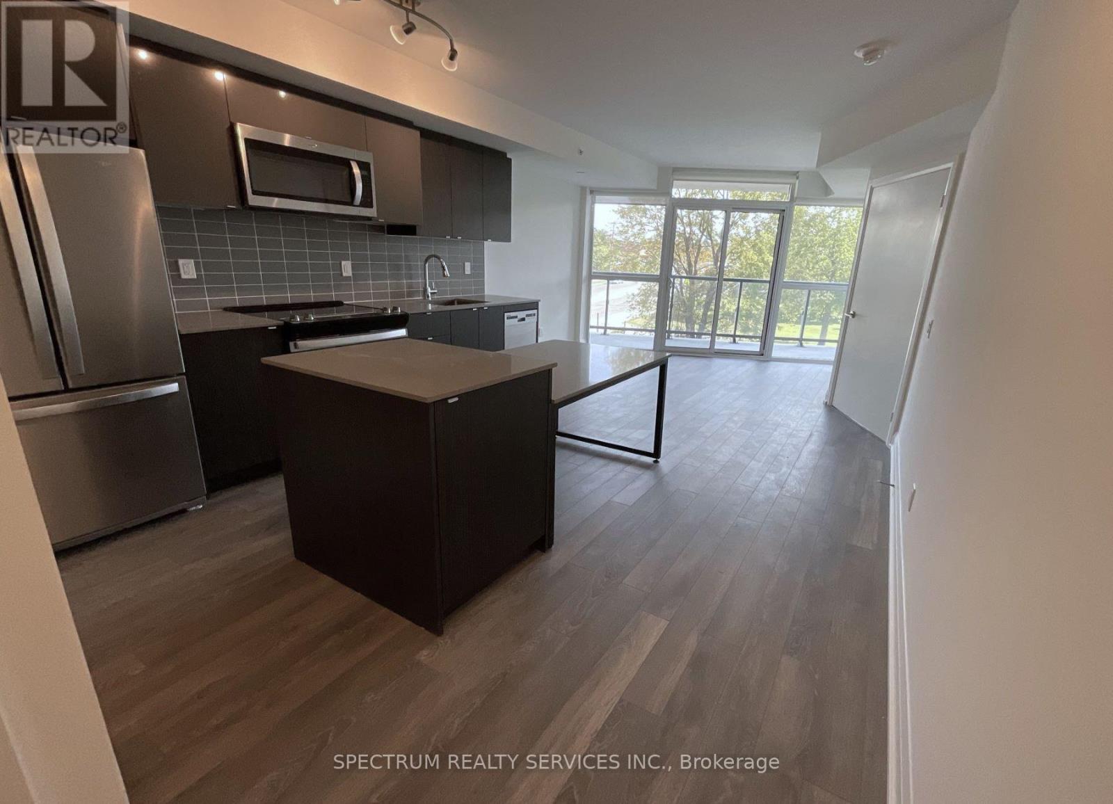 Photo of 1461 Lawrence Avenue