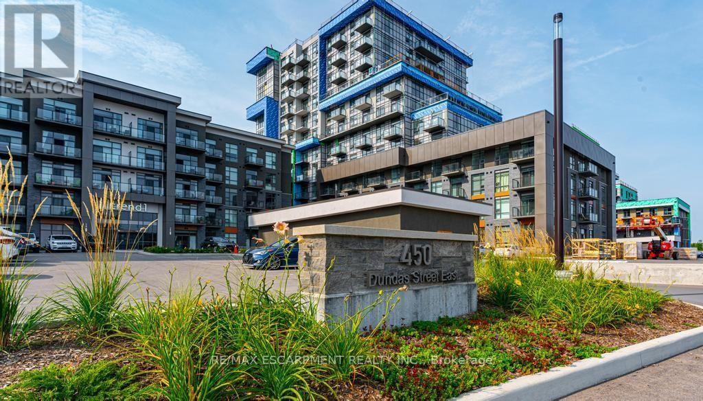 Photo of 450 Dundas Street