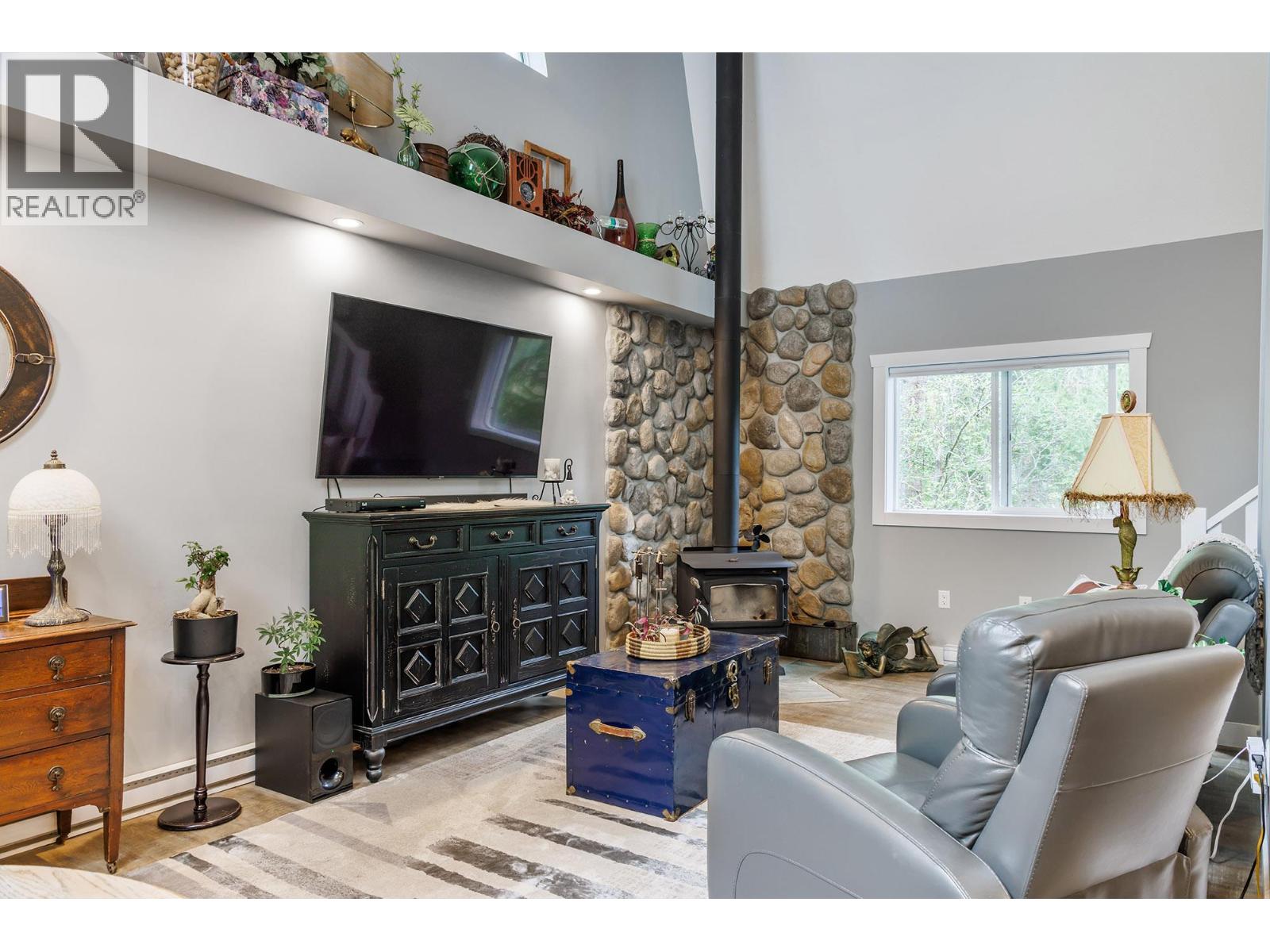 12310 Greystokes Road, Kelowna — photo 3
