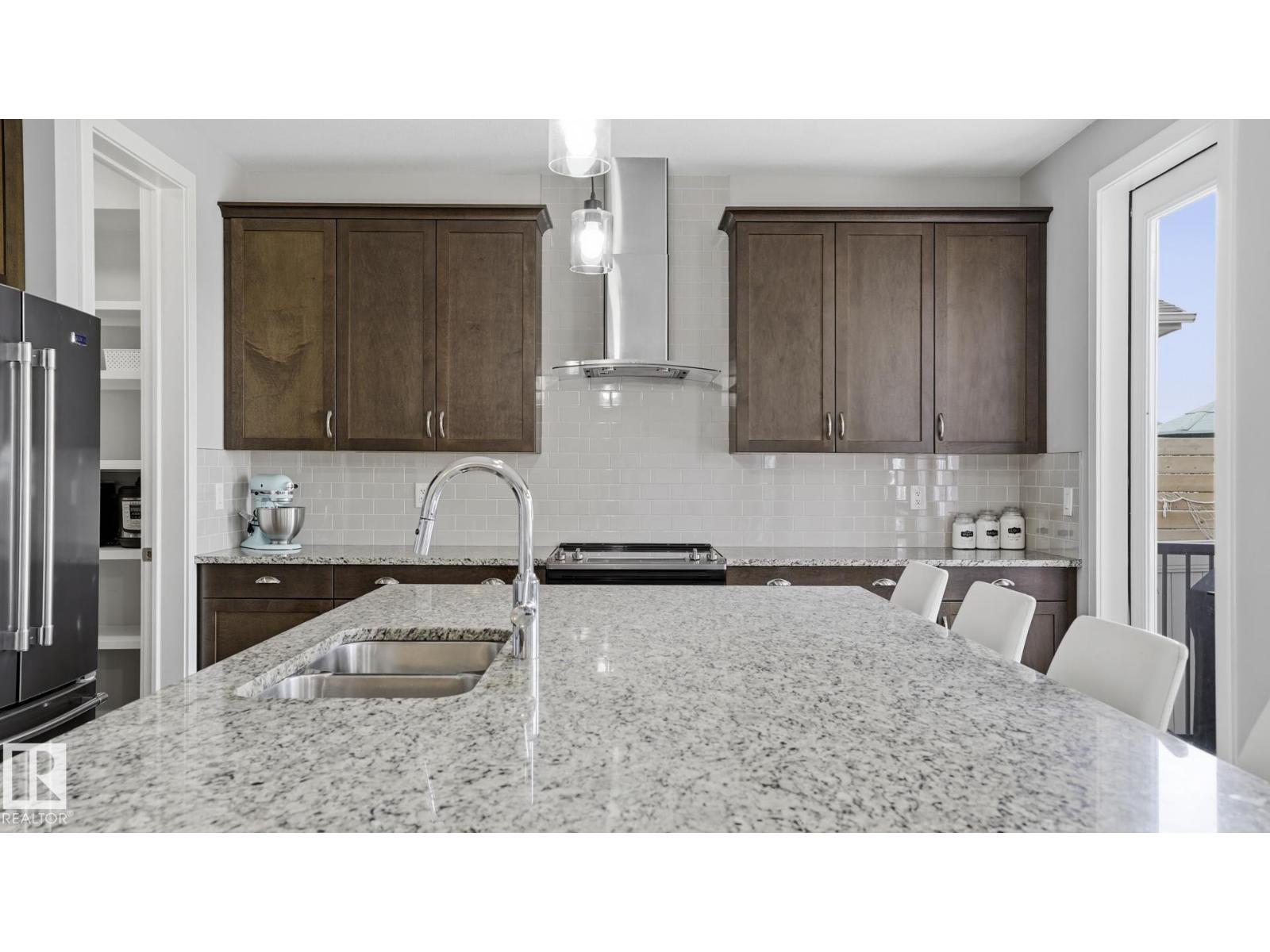 63 ROSEMOUNT BV - Image 7