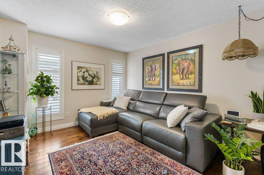 2 ENDERBY CR - Image 15