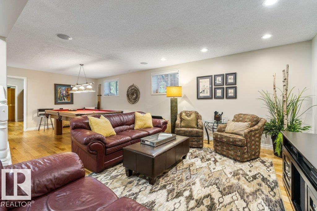 2 ENDERBY CR - Image 35
