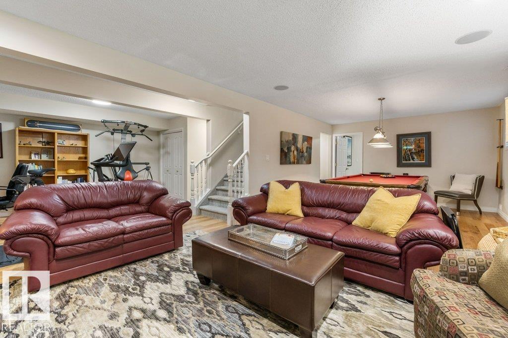 2 ENDERBY CR - Image 34