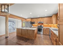 Dining room - 9371 6 Highway, Coldstream, BC V1B3B5 Photo 14