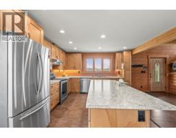 9371 6 Highway, Coldstream, BC V1B3B5 Photo 17