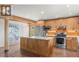 Living room - 9371 6 Highway, Coldstream, BC V1B3B5 Photo 15