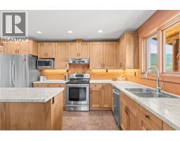 9371 6 Highway, Coldstream, BC V1B3B5 Photo 18