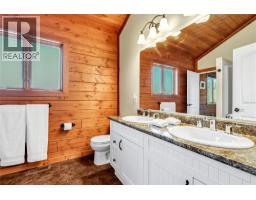 9371 6 Highway, Coldstream, BC V1B3B5 Photo 40