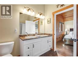 9371 6 Highway, Coldstream, BC V1B3B5 Photo 41