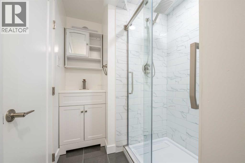 6036 4 Street NE - 39