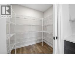 Dining room - 20 Toye Street, Red Deer, AB T4P0Y5 Photo 13