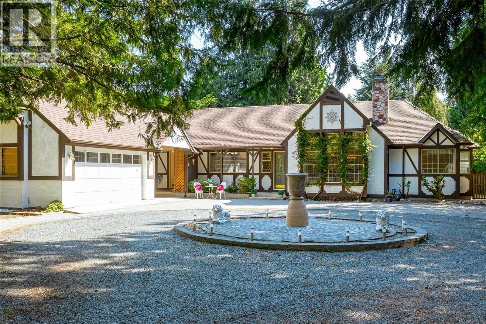 2526 Island Hwy W