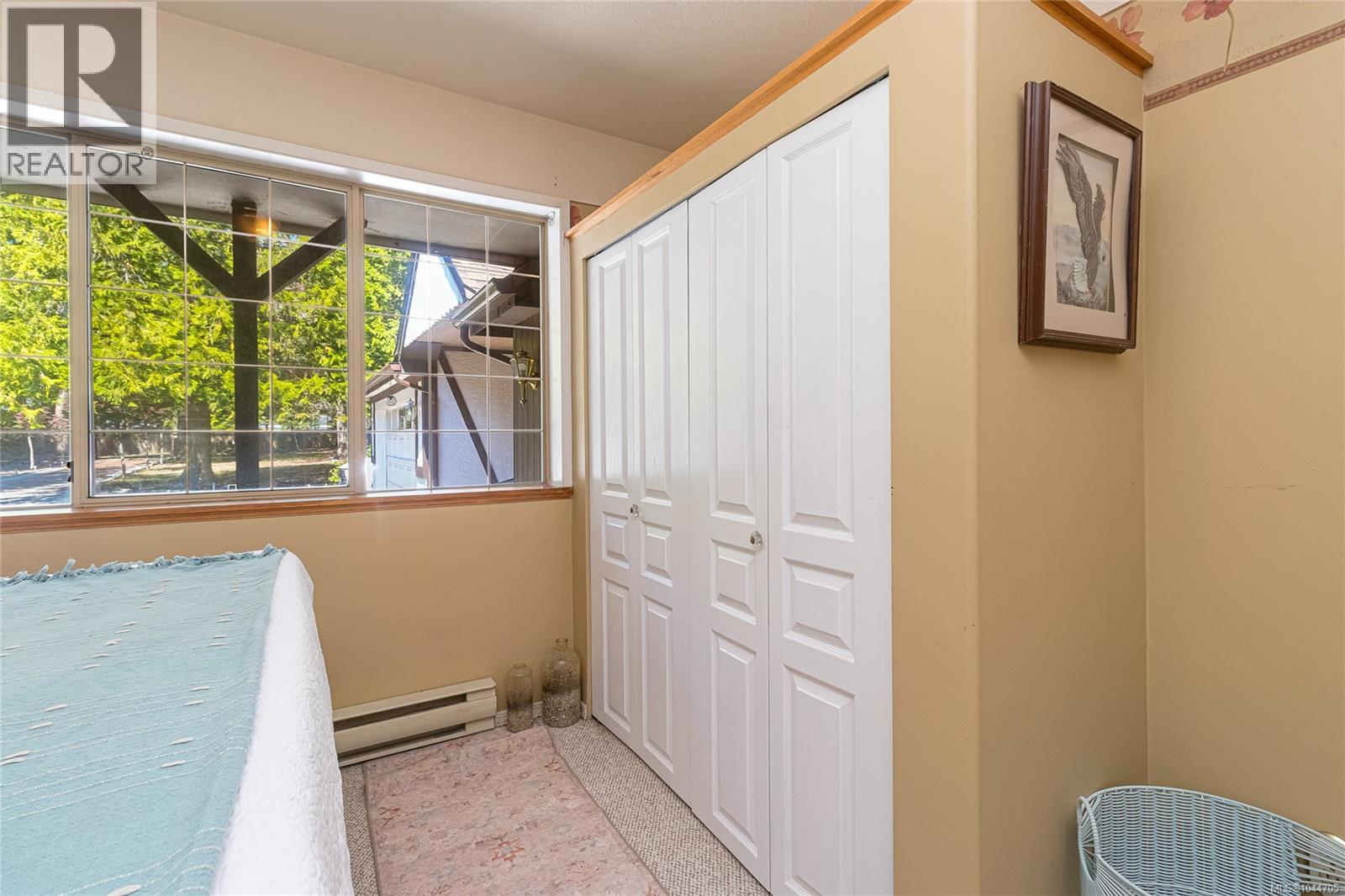 2526 Island Hwy W - 47