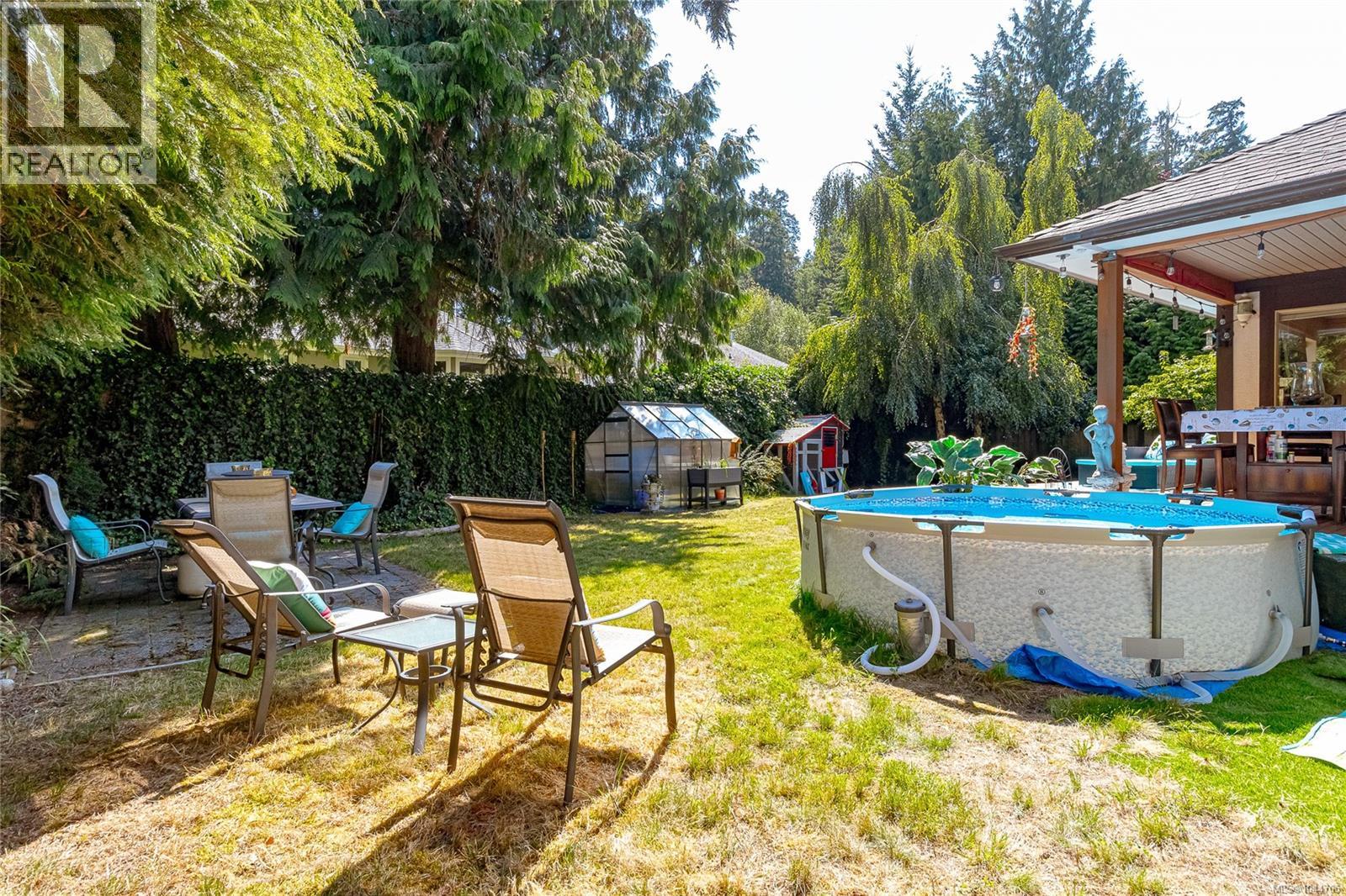 2526 Island Hwy W - 57