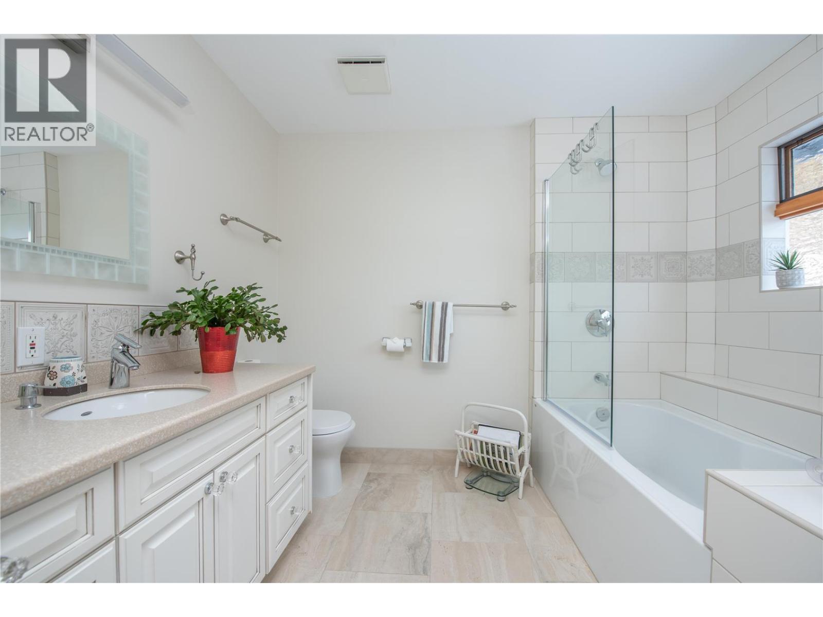9292 Kokanee Road - 21