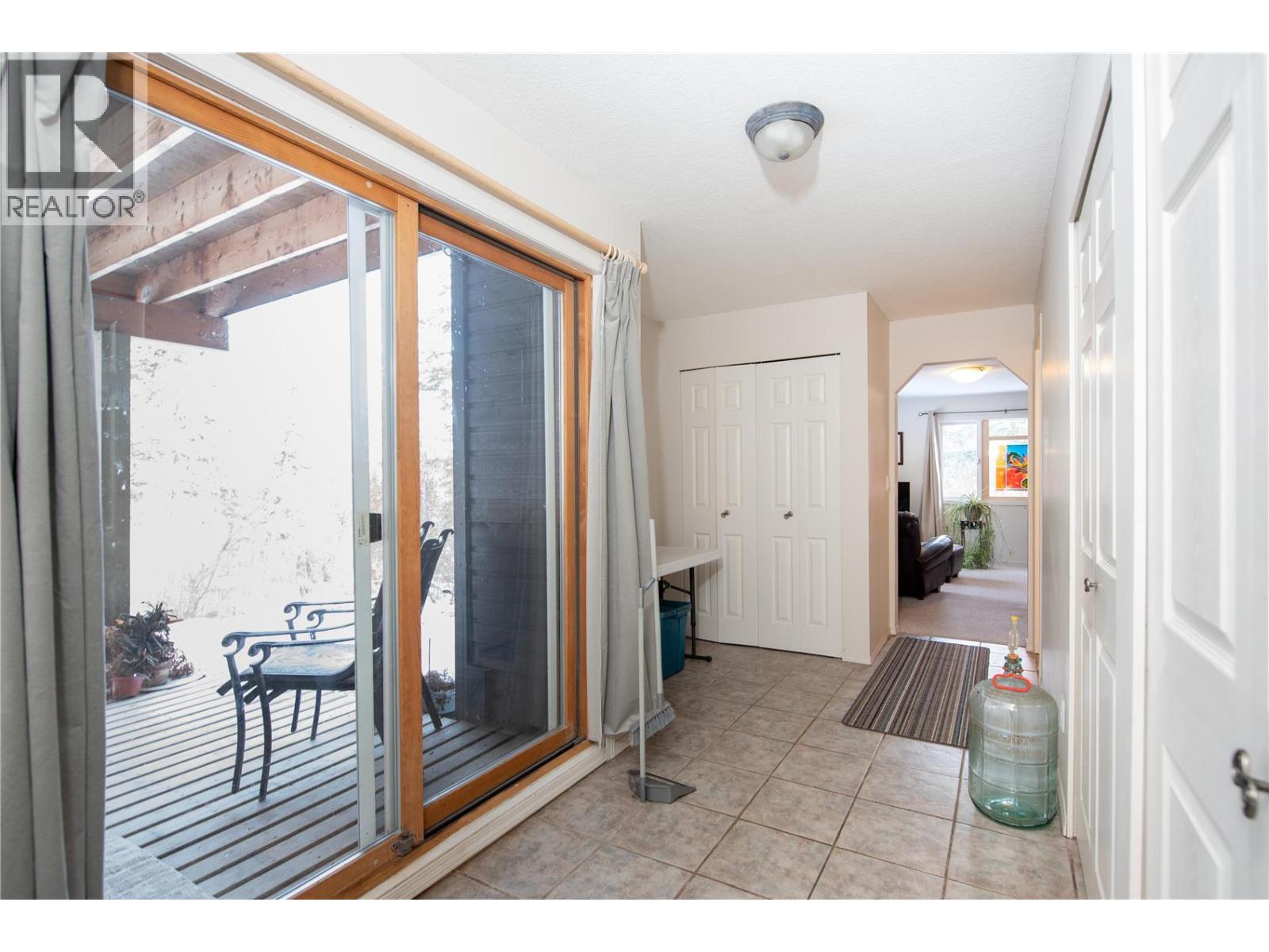 9292 Kokanee Road - 35