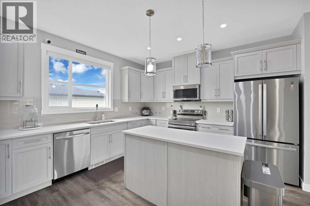 109 Skyview Parade NE - 12