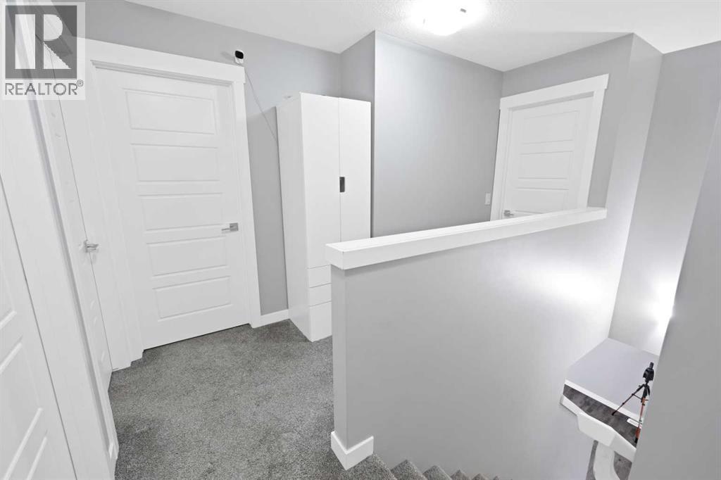 109 Skyview Parade NE - 17
